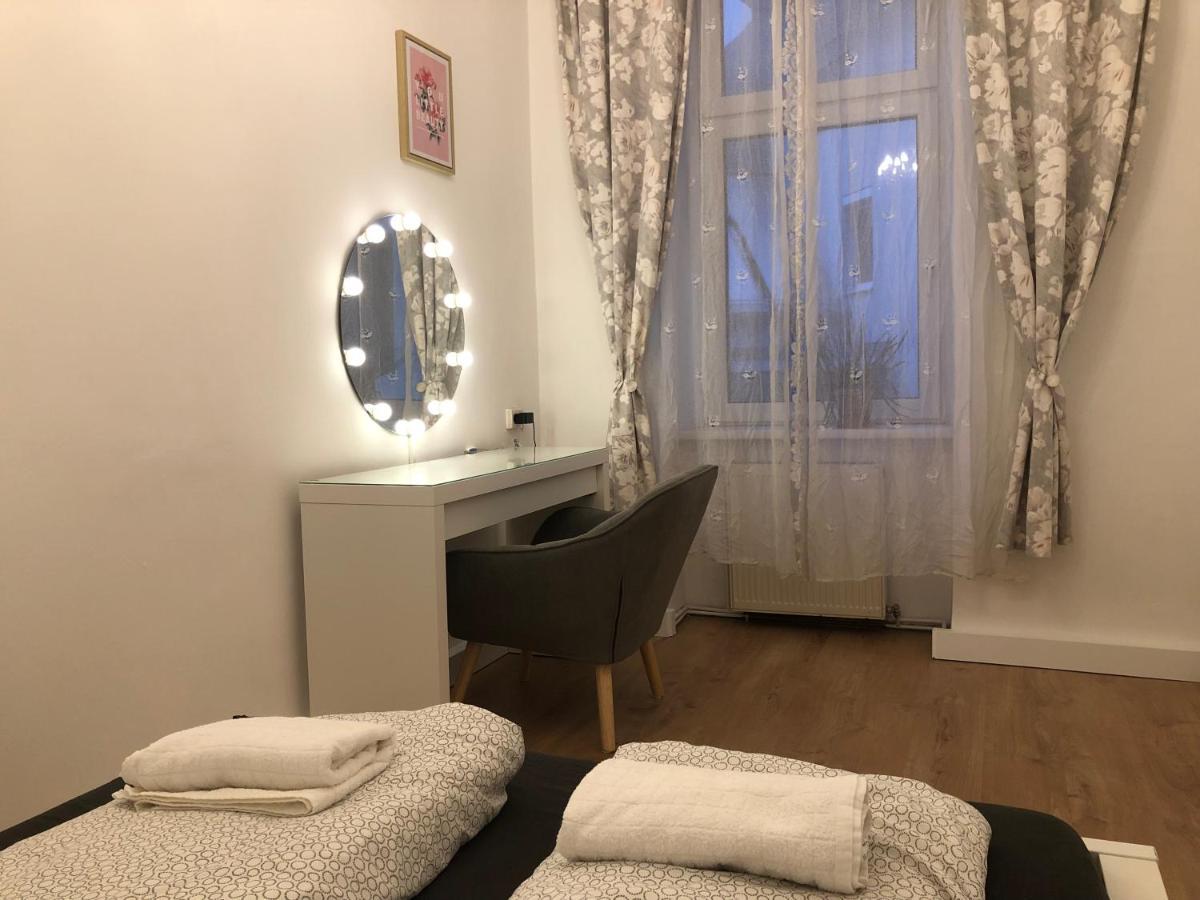 וינה Central Apartment Near Subway Station 2 מראה חיצוני תמונה