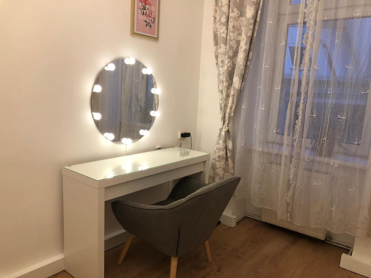 וינה Central Apartment Near Subway Station 2 מראה חיצוני תמונה