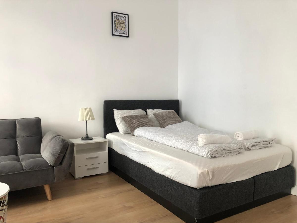 וינה Central Apartment Near Subway Station 2 מראה חיצוני תמונה