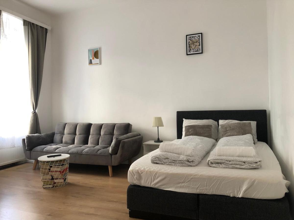 וינה Central Apartment Near Subway Station 2 מראה חיצוני תמונה