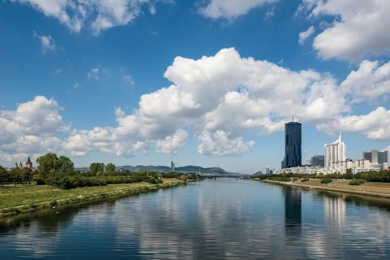 וינה Central Apartment Near Subway Station 2 מראה חיצוני תמונה