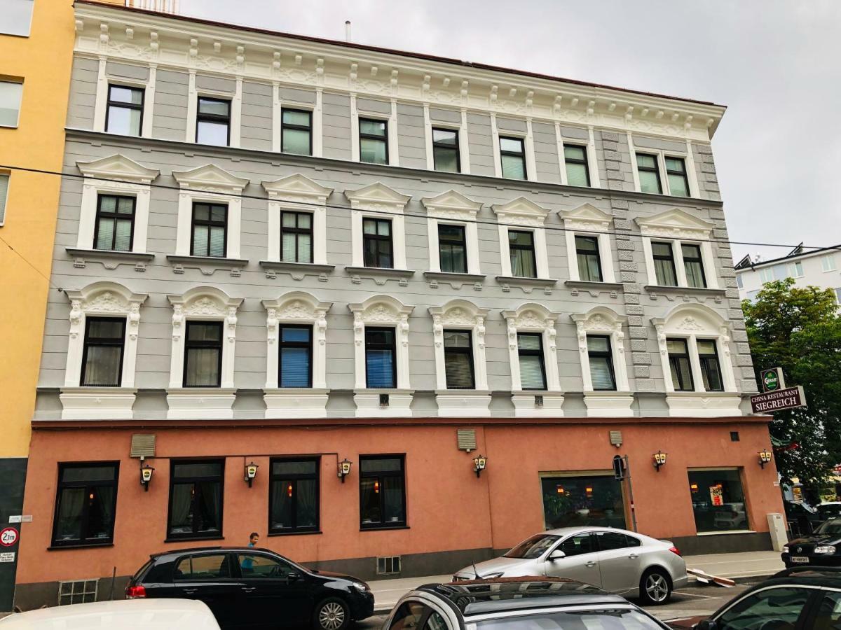 וינה Central Apartment Near Subway Station 2 מראה חיצוני תמונה