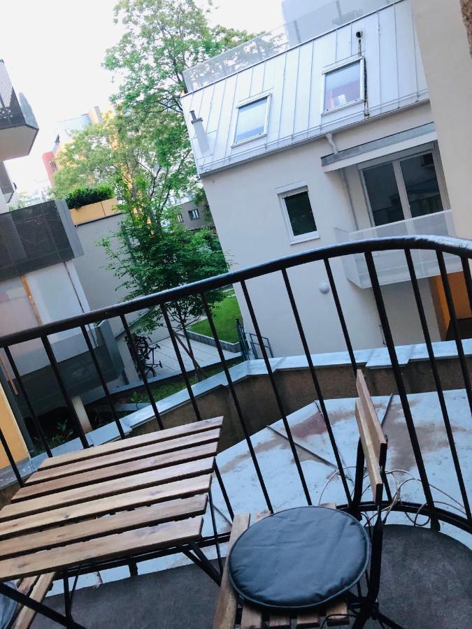 וינה Central Apartment Near Subway Station 2 מראה חיצוני תמונה