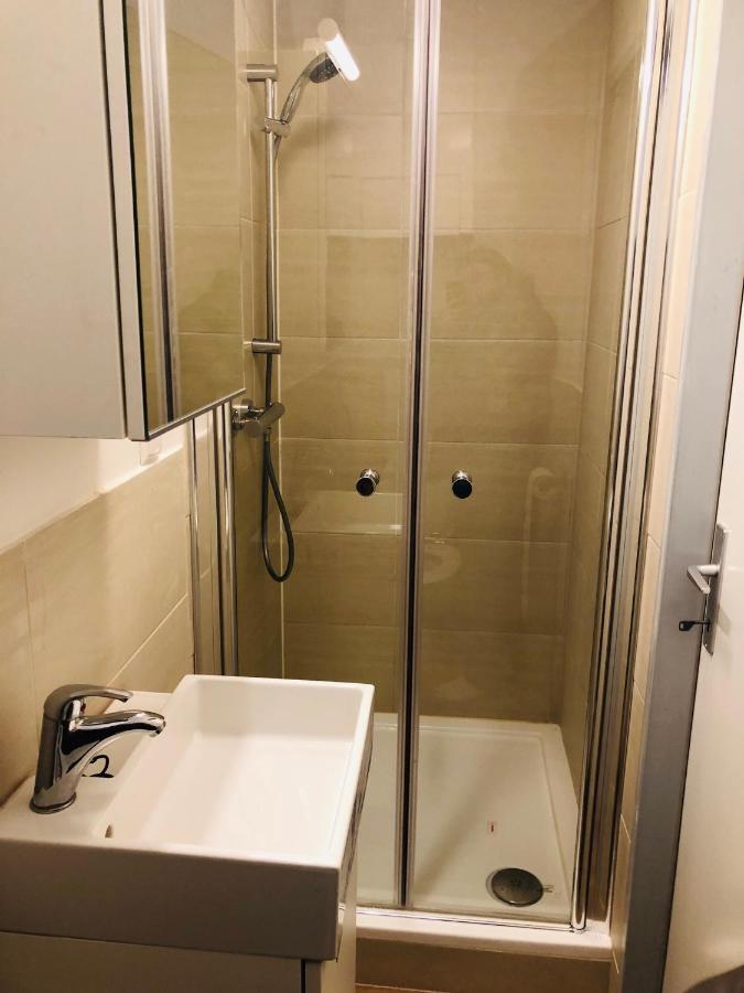 וינה Central Apartment Near Subway Station 2 מראה חיצוני תמונה